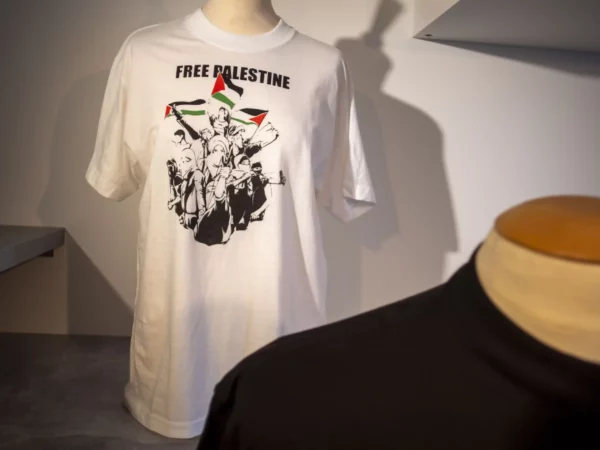 T-shirt "Résistance des Jeunes" – Image 5